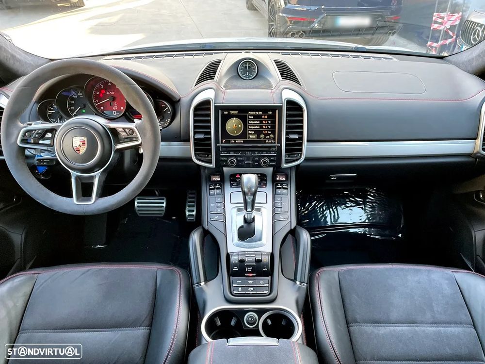 Porsche Cayenne GTS - 11