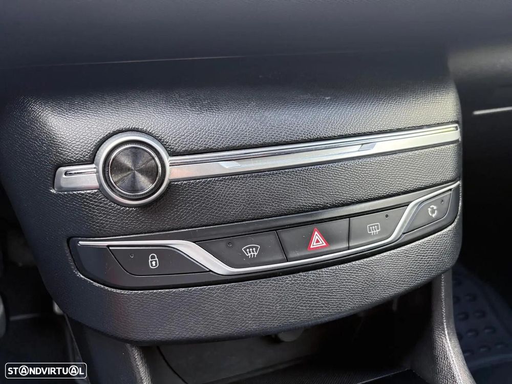Peugeot 308 SW 1.2 PureTech Style - 47