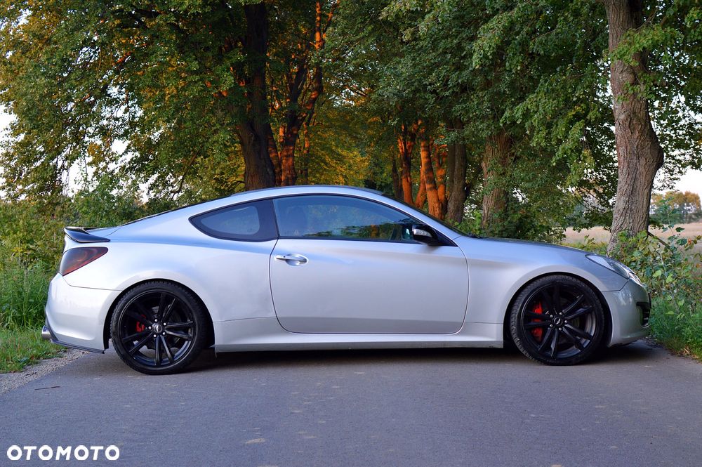 Hyundai Genesis Coupe - 7