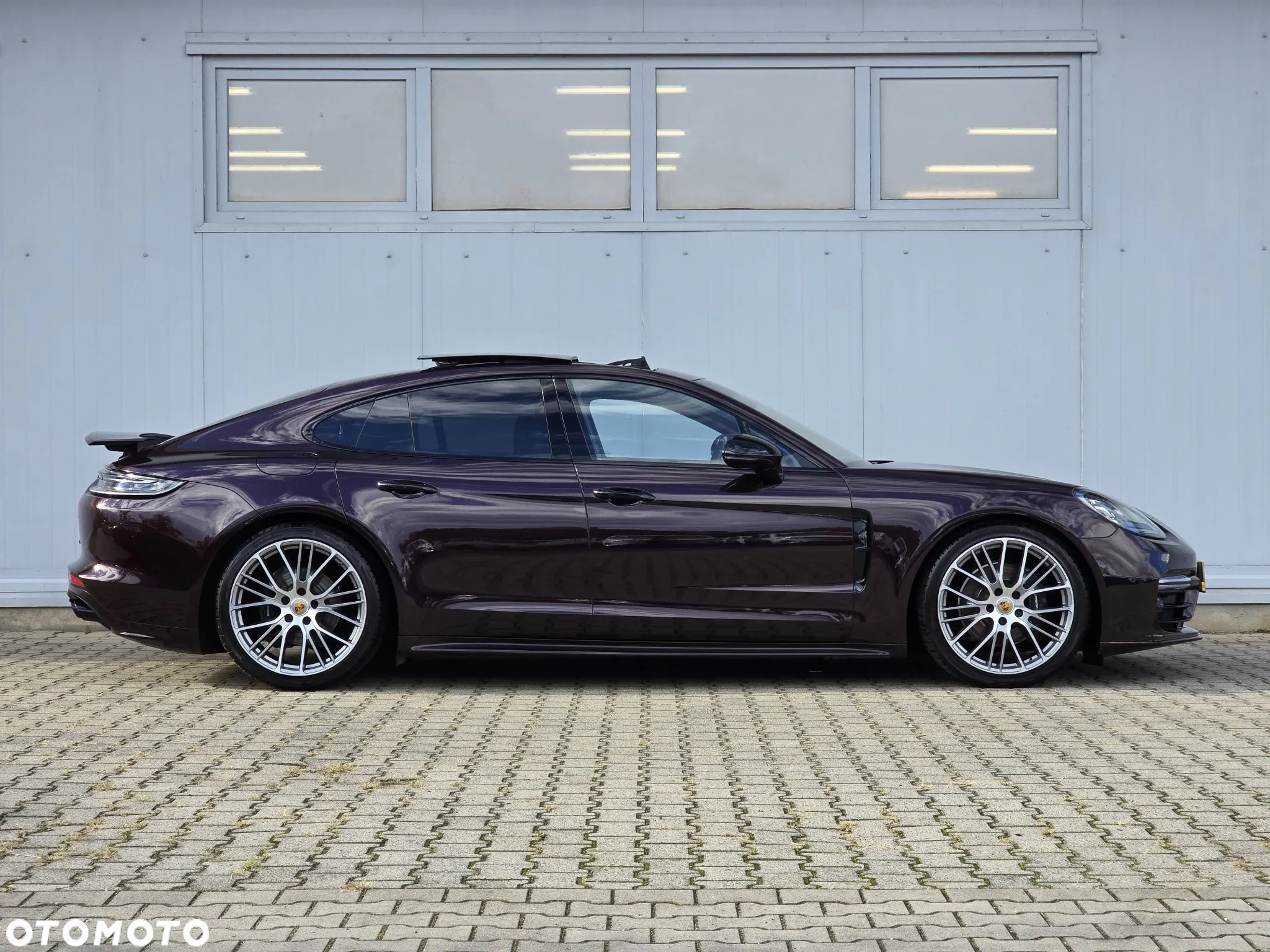 Porsche Panamera 4 Platinum Edition - 8