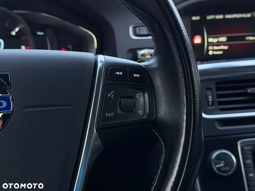 Volvo V60 D4 Drive-E R-Design Summum - 28