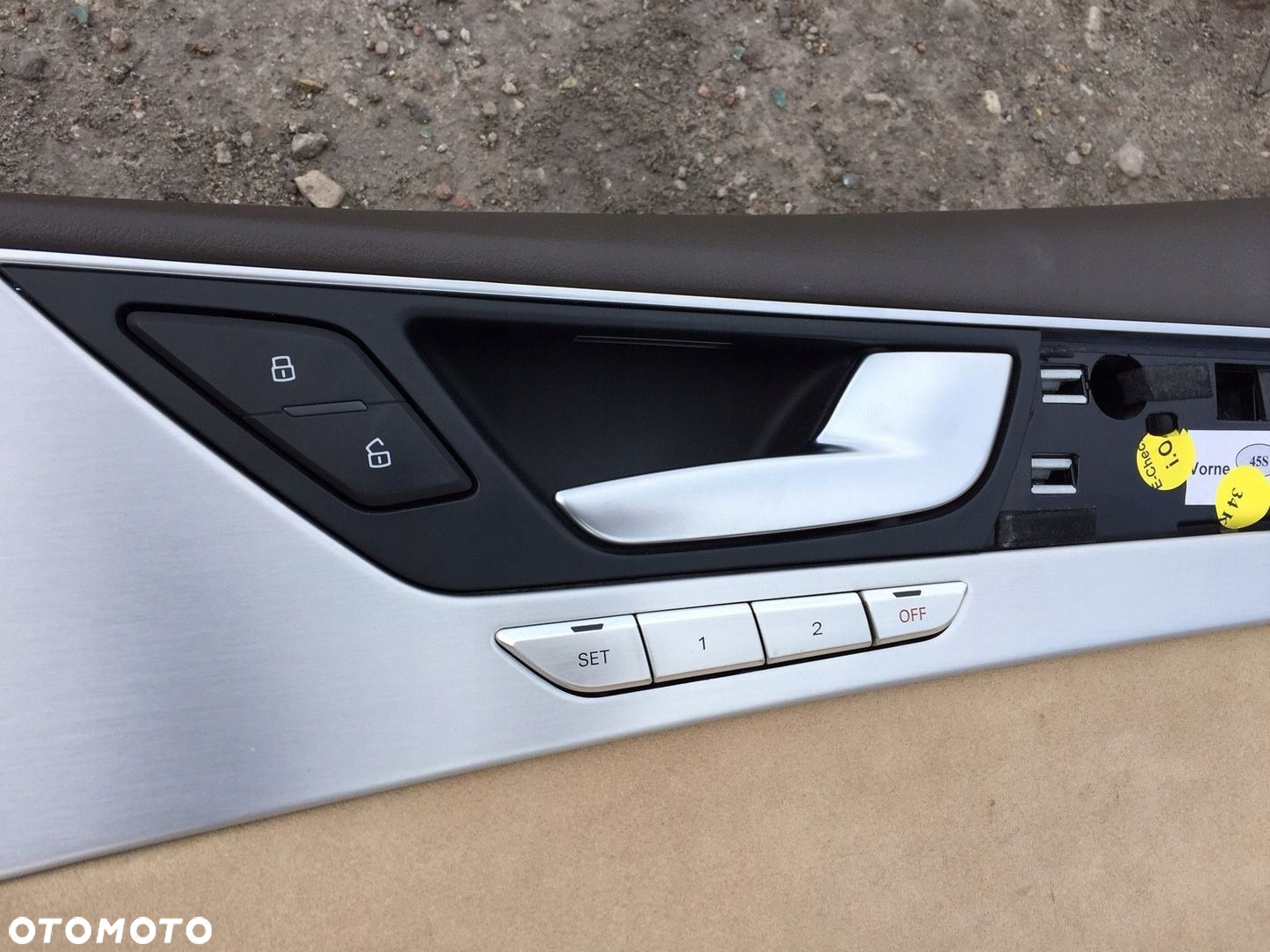 AUDI A8 D4 BOCZEK DRZWI TAPICERKA PRAWY PRZÓD UK - 3