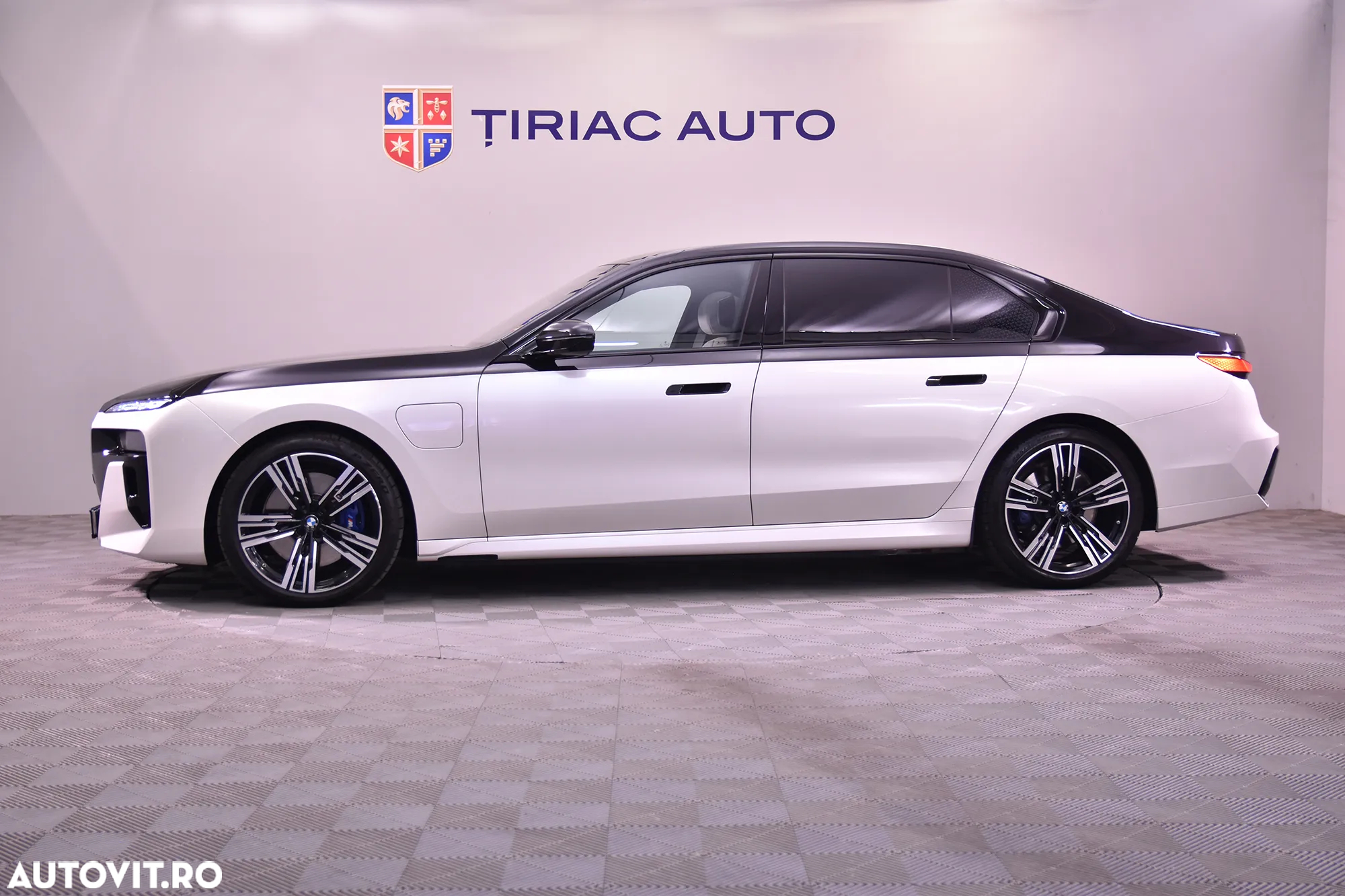 BMW Seria 7 750e xDrive AT PHEV - 2