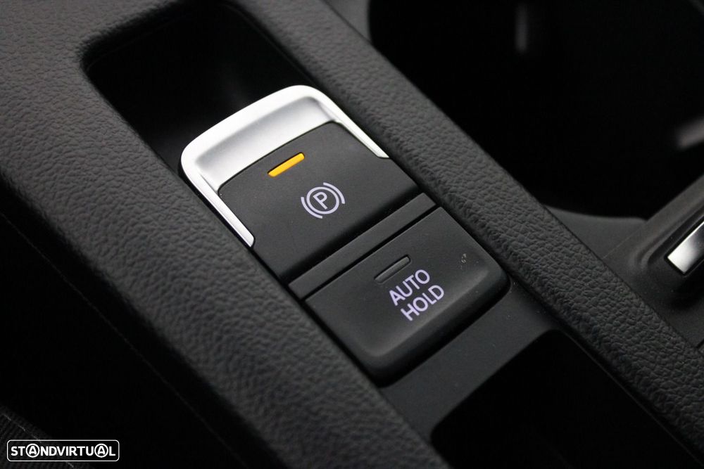 VW Passat Variant 2.0 TDI Business DSG - 31