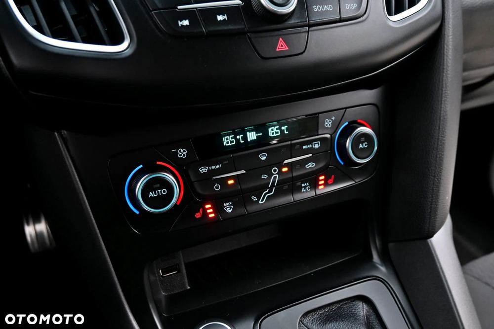 Ford Focus 1.5 EcoBoost ST-Line - 34