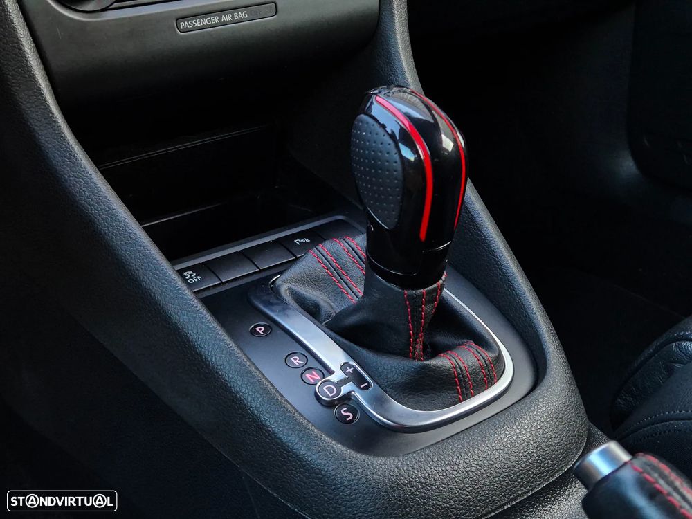 VW Golf 2.0 GTI DSG - 4