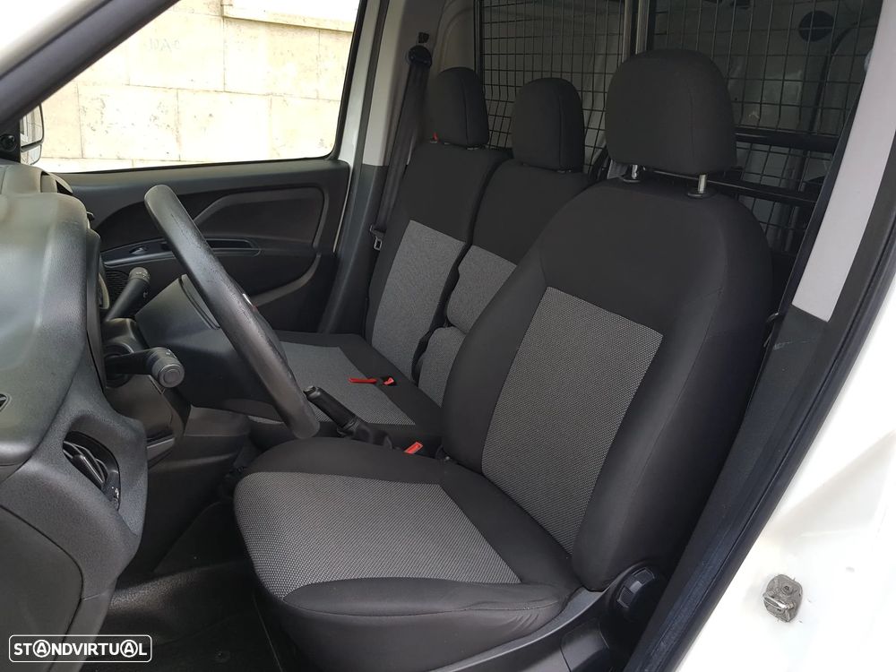 Fiat Doblo 3 Lugares - 30
