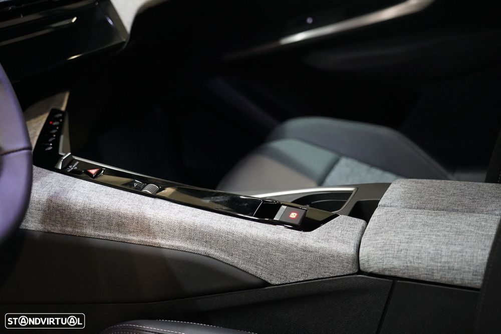 Peugeot 3008 1.2 Hybrid Allure e-DCS6 - 24