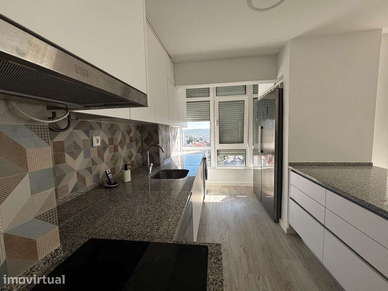 Apartamento T3 totalmente remodelado em Carnaxide - Grande imagem: 5/19
