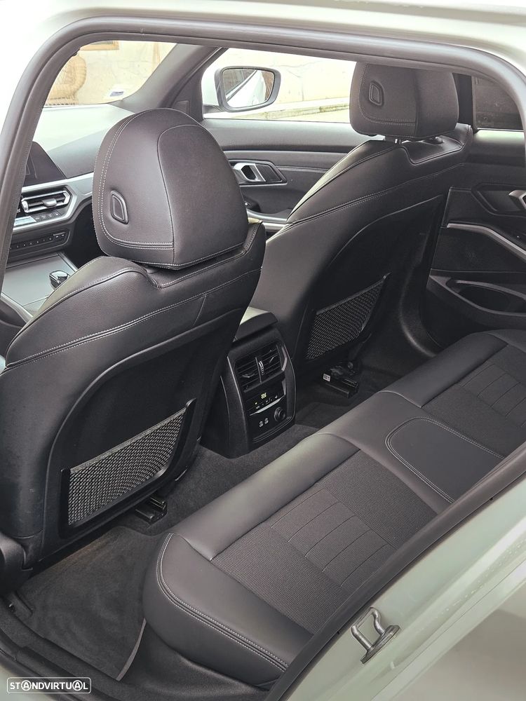 BMW 320 d Aut. Sport Line - 22