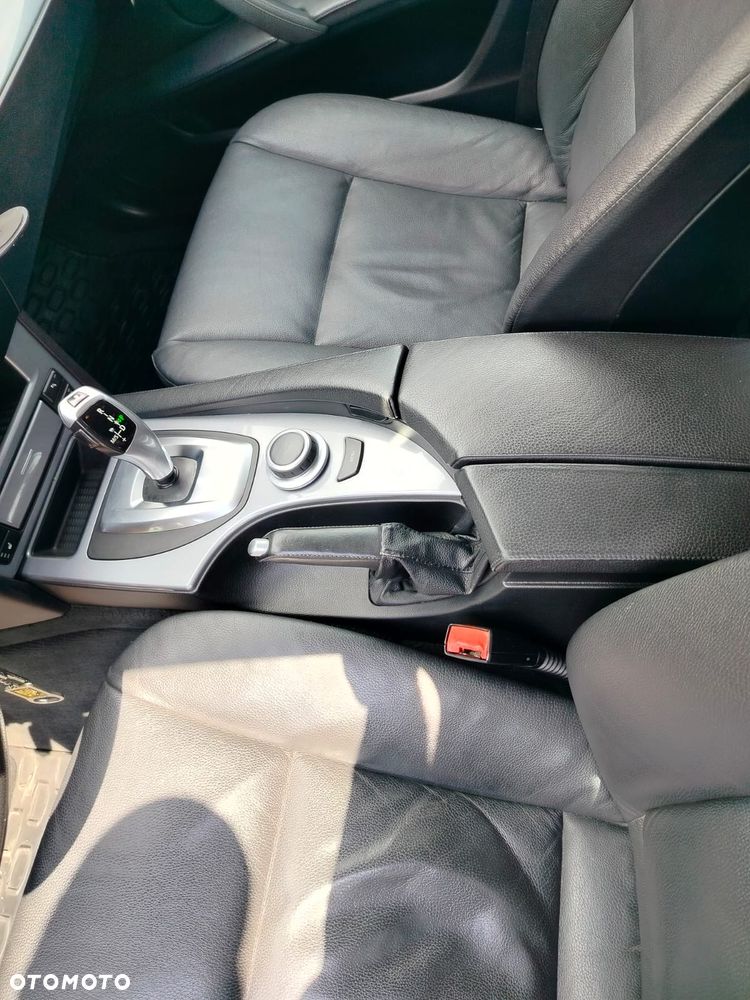 BMW Seria 5 525d - 18