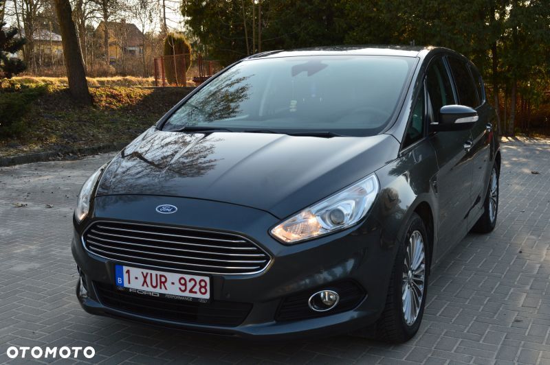 Ford S-Max - 11