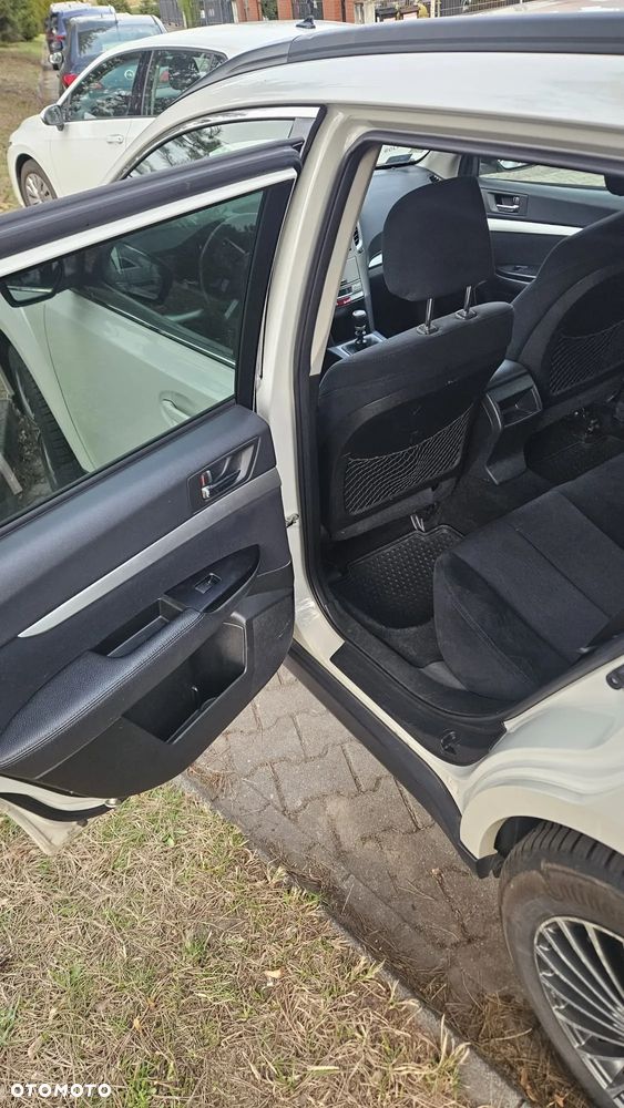 Subaru Legacy 2.0 D Active - 14