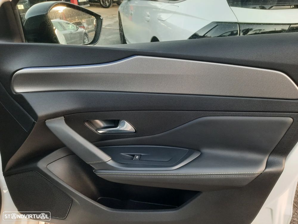 Peugeot 308 1.6 Hybrid GT Pack e-EAT8 - 30