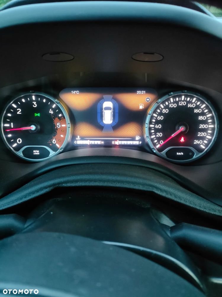 Jeep Renegade - 16