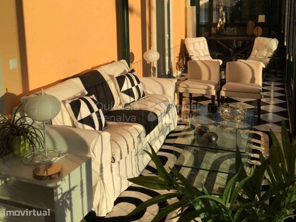 Apartamento T1 com vista mar para arrendamento em São João do Estoril - Grande imagem: 3/14