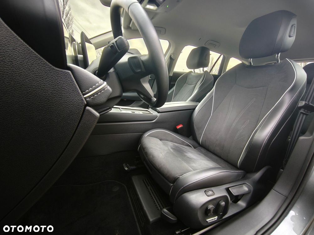 Volkswagen Passat - 8