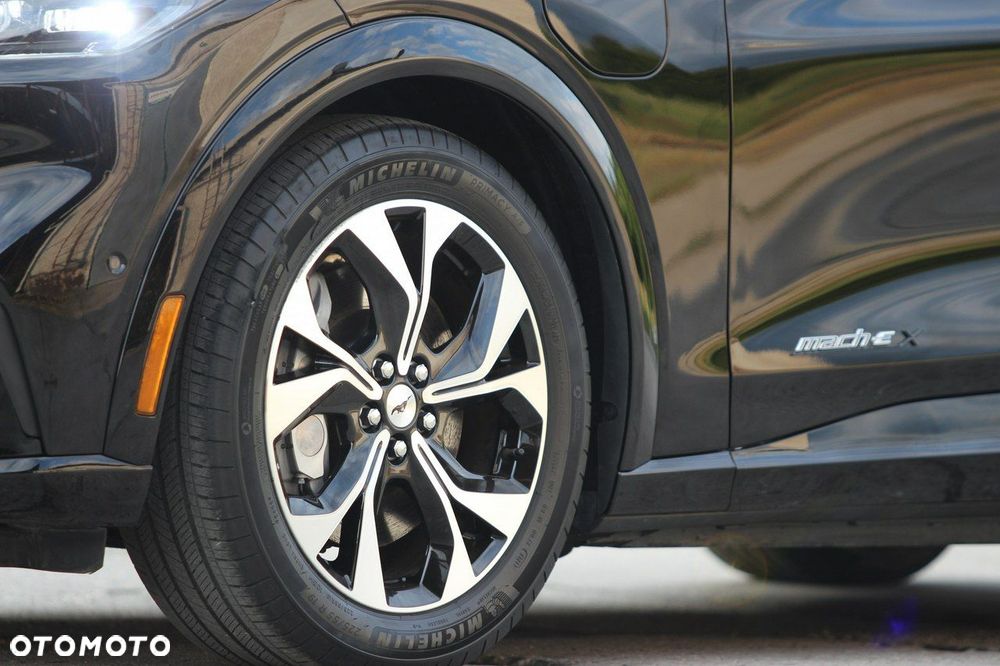 Ford Mustang Mach-E - 6