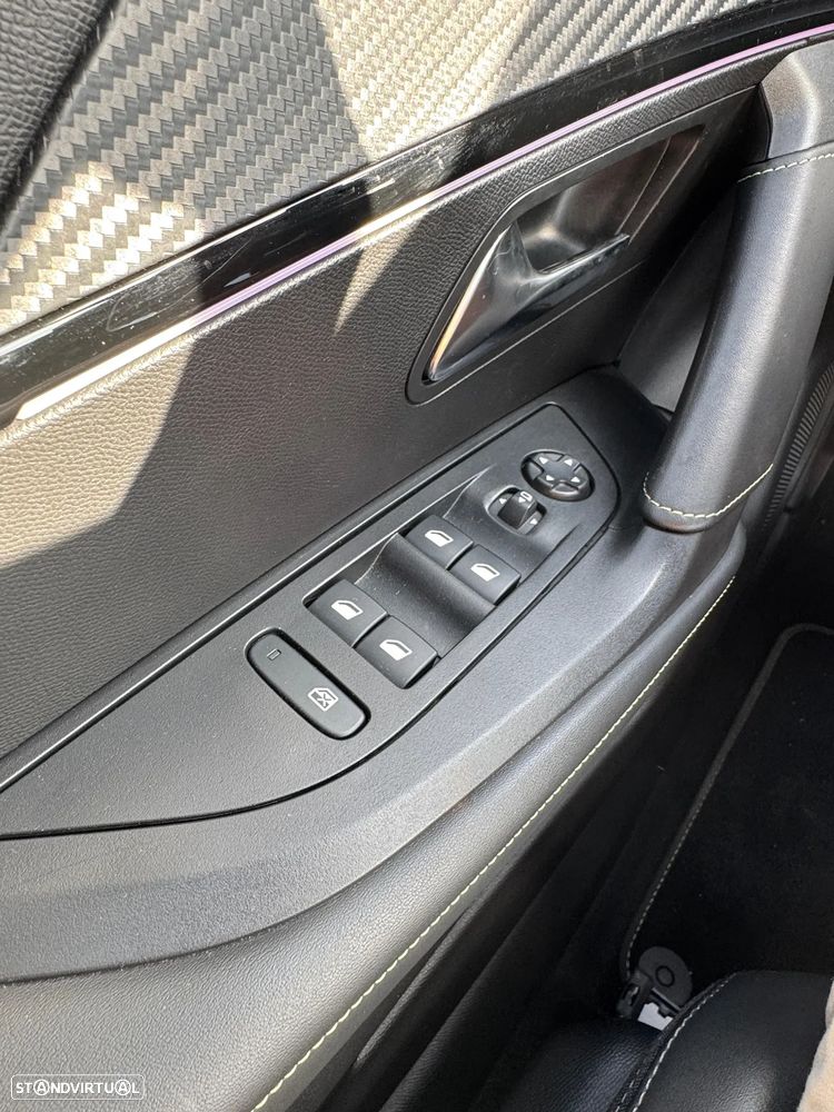 Peugeot 2008 1.2 PureTech GT EAT8 - 17
