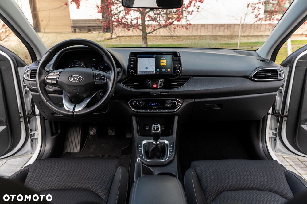 Hyundai i30 1.6 CRDi Fifa World Cup Edition - 5