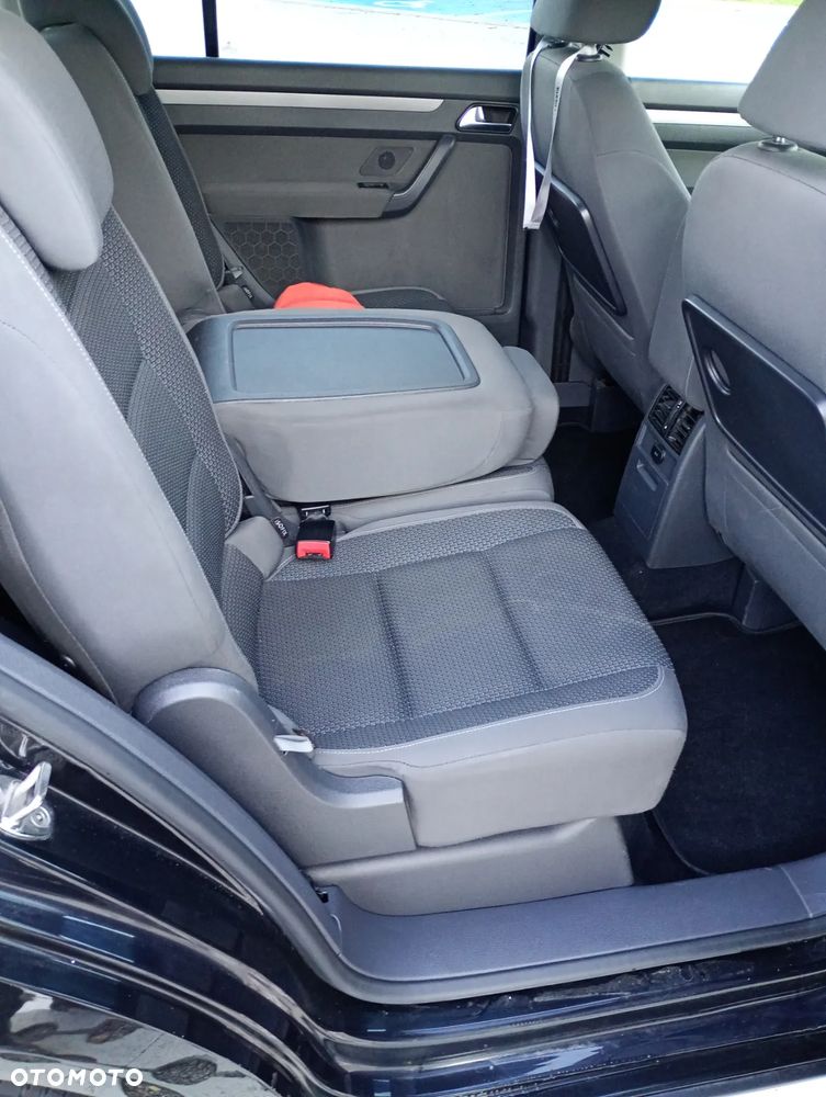 Volkswagen Touran - 6