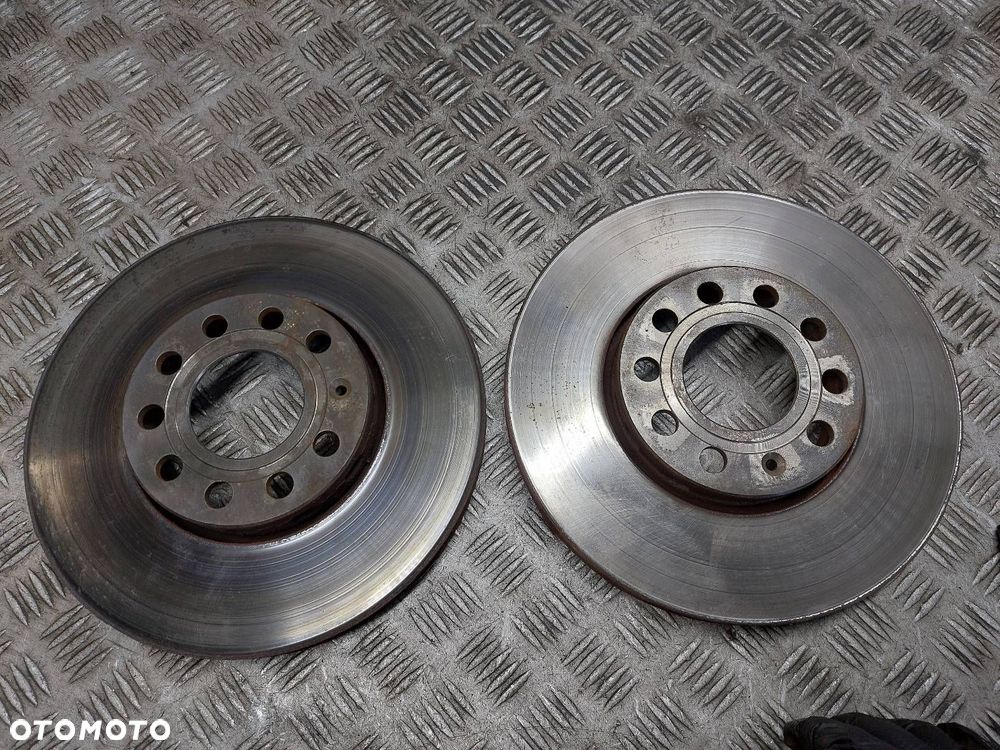 TARCZE HAMULCOWE PRZÓD + KLOCKI + ZACISKI AUDI A4 B6 2.0 20V - 4