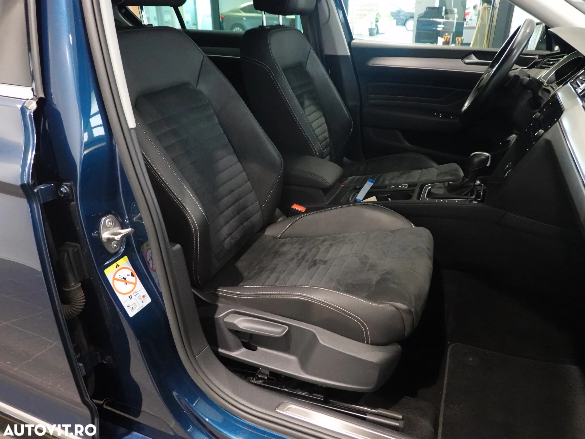 Volkswagen Passat Variant 2.0 TDI DSG Highline - 30