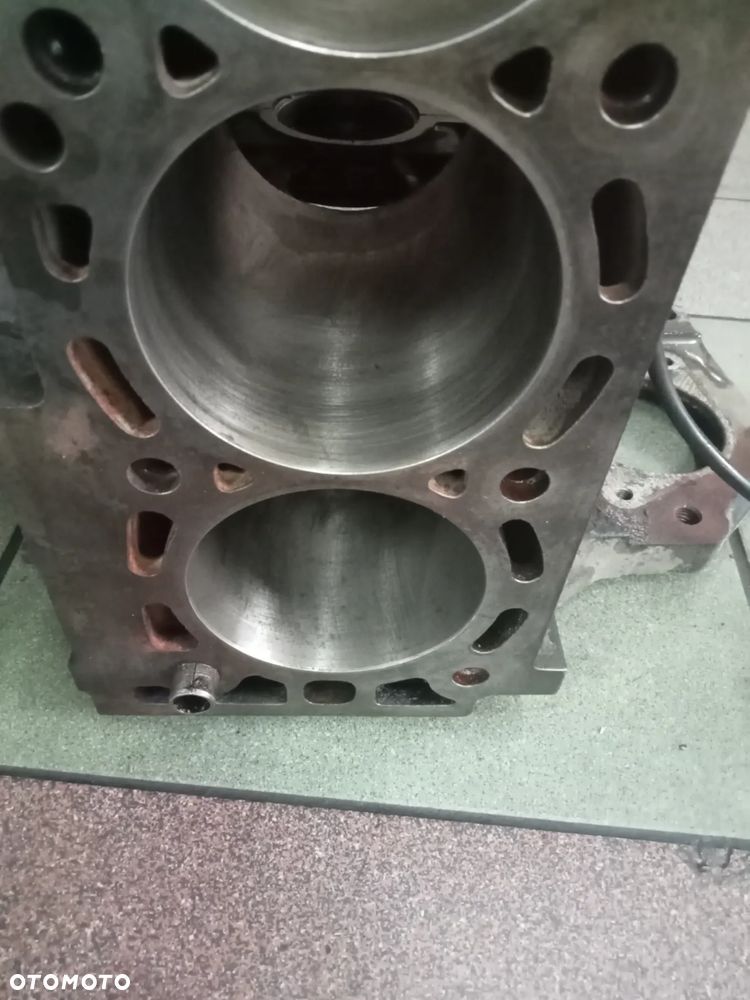 BLOK SILNIKA VECTRA C 1.8 16V Z18XE - 3