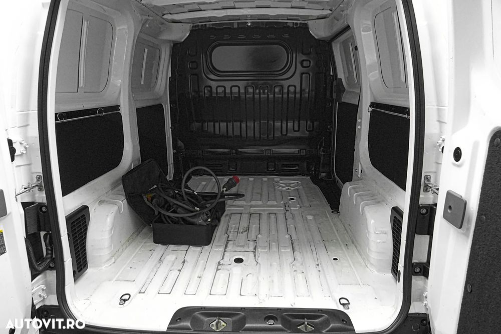Nissan e-NV200 - 17