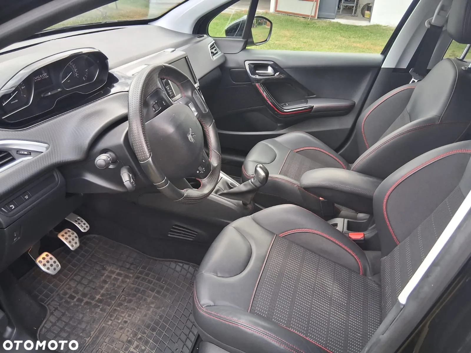 Peugeot 208 - 6