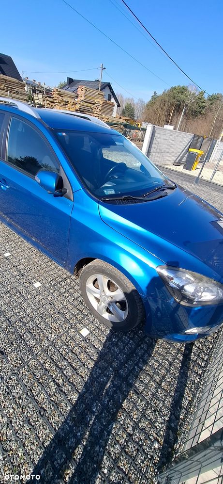 Kia Ceed 2010 photo 2