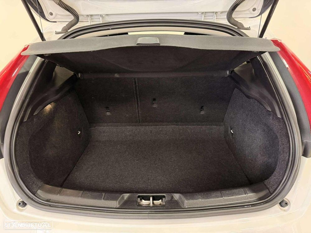 Volvo V40 1.6 D2 Momentum - 20