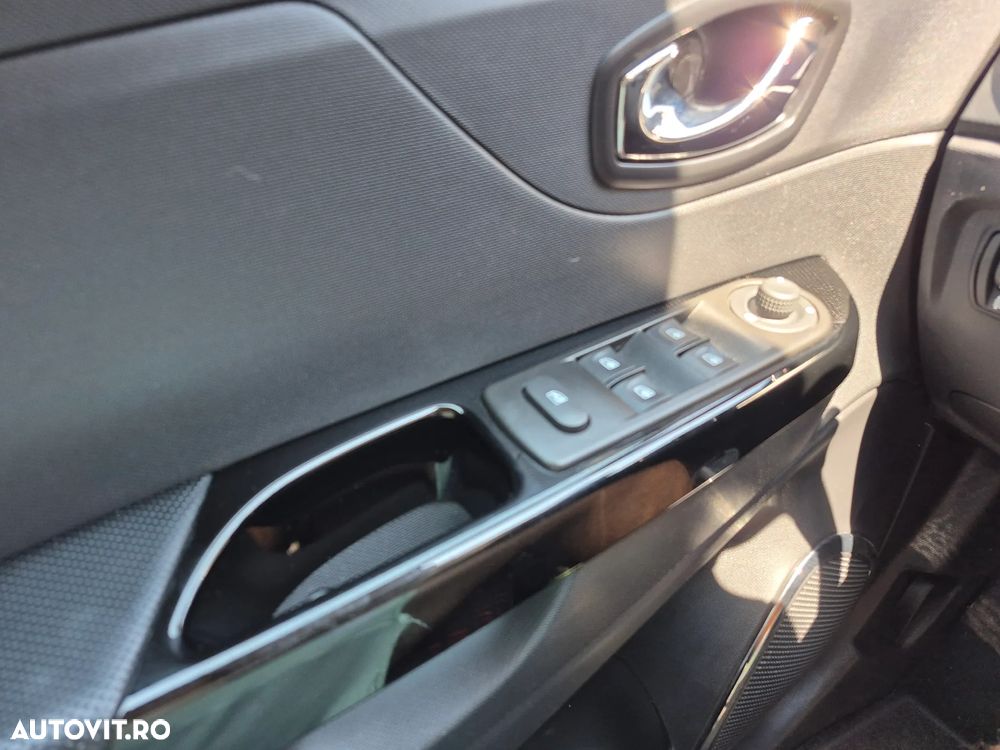 Renault Captur TCe 120 EDC Helly Hansen - 16