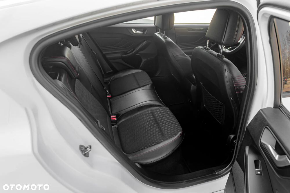 Ford Focus - 37