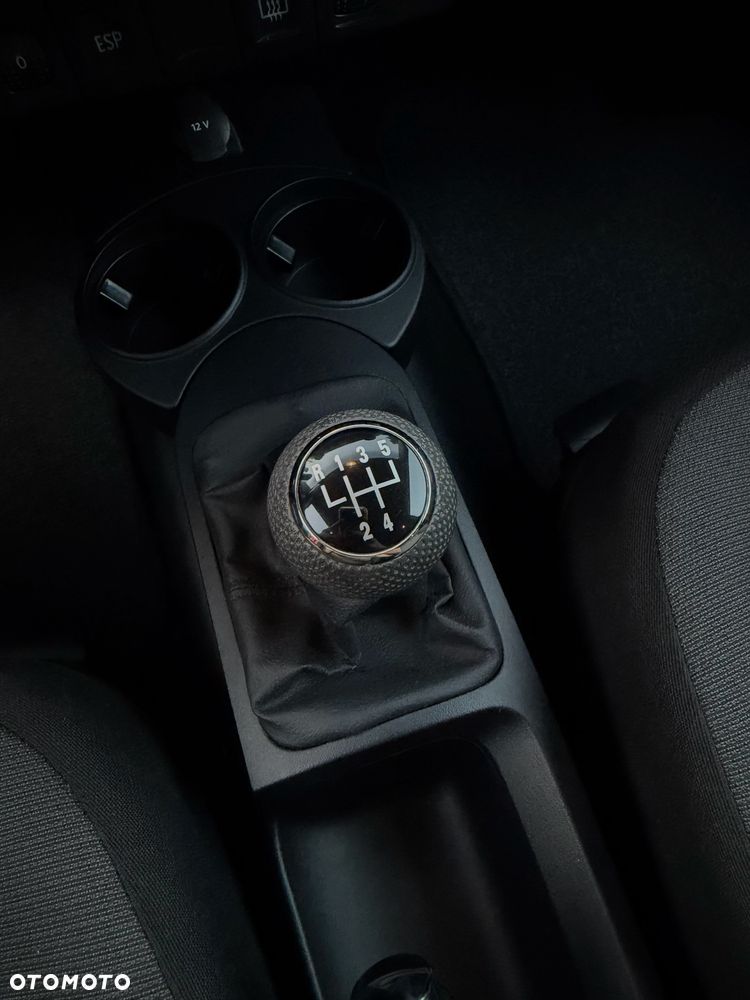 Volkswagen New Beetle - 7