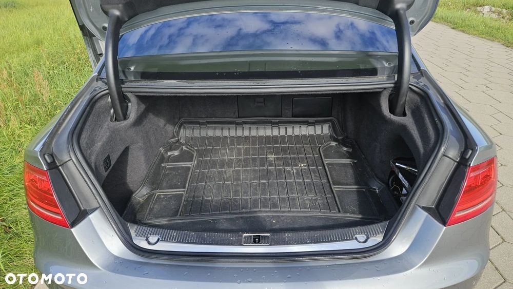 Audi A8 4.2 FSI Quattro - 12