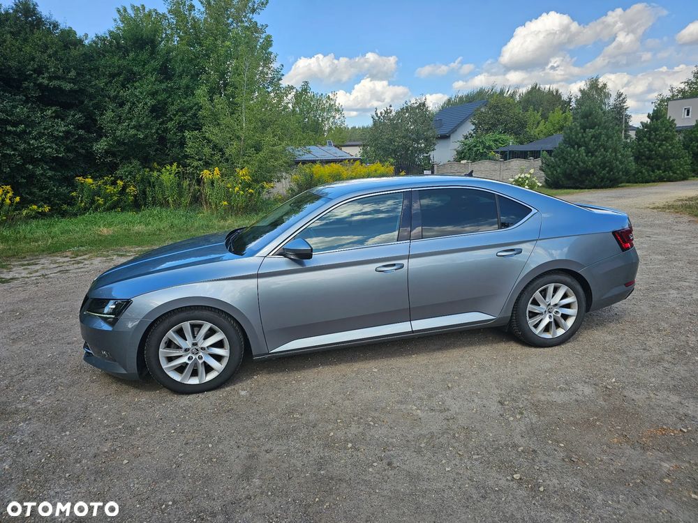 Skoda Superb 2.0 TSI DSG Ambition - 11