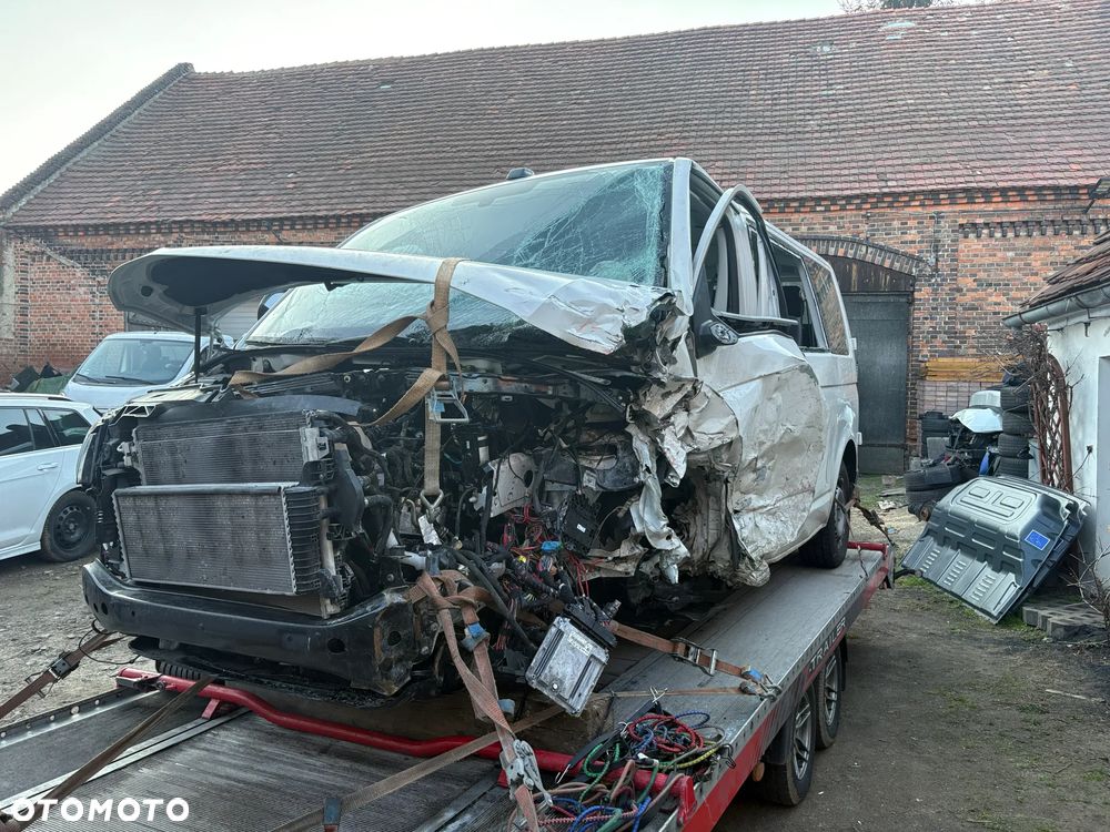 Volkswagen Transporter - 1