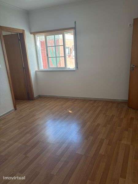 Alugo apartamento T2 em Cheleiros Mafra - Grande imagem: 4/7