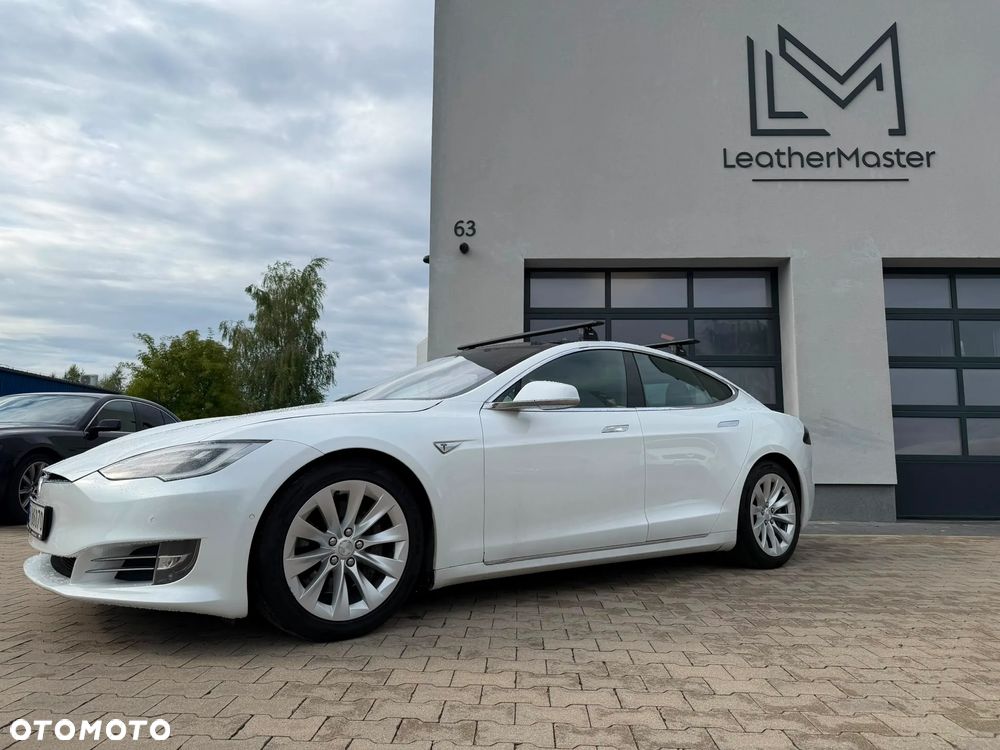 Tesla Model S - 4