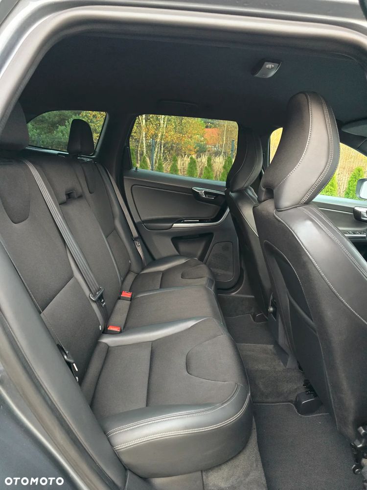 Volvo XC 60 D3 Geartronic Momentum - 16