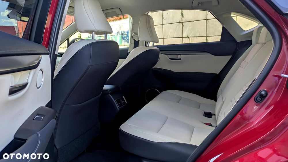 Lexus NX 300 F Impression AWD - 11