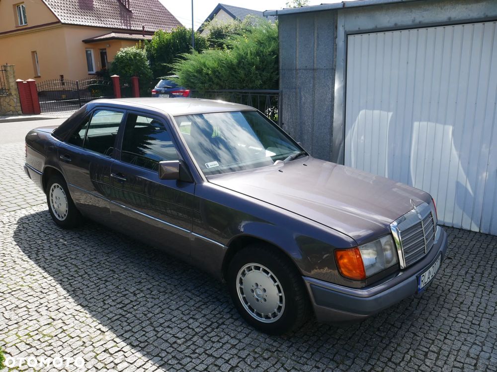 Mercedes-Benz W124 (1984-1993) - 28