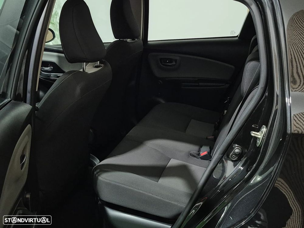 Toyota Yaris 1.5 HSD Comfort +P.Style+P.Techno - 28