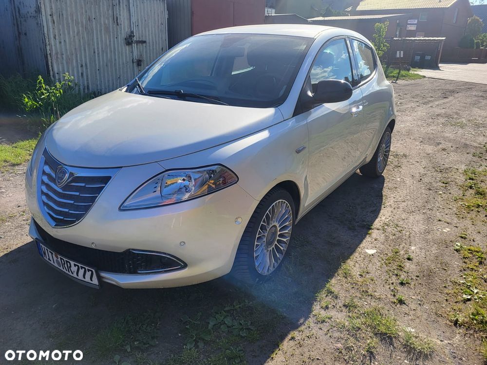 Lancia Ypsilon 0.9 Platinum S&S - 5