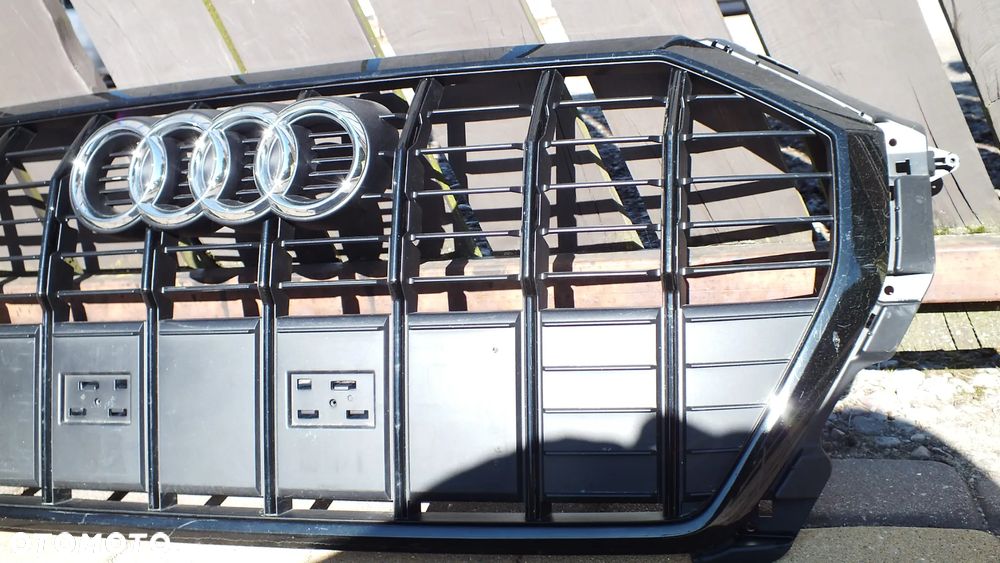 Atrapa zderzaka Audi Q3 83A853651c - 3