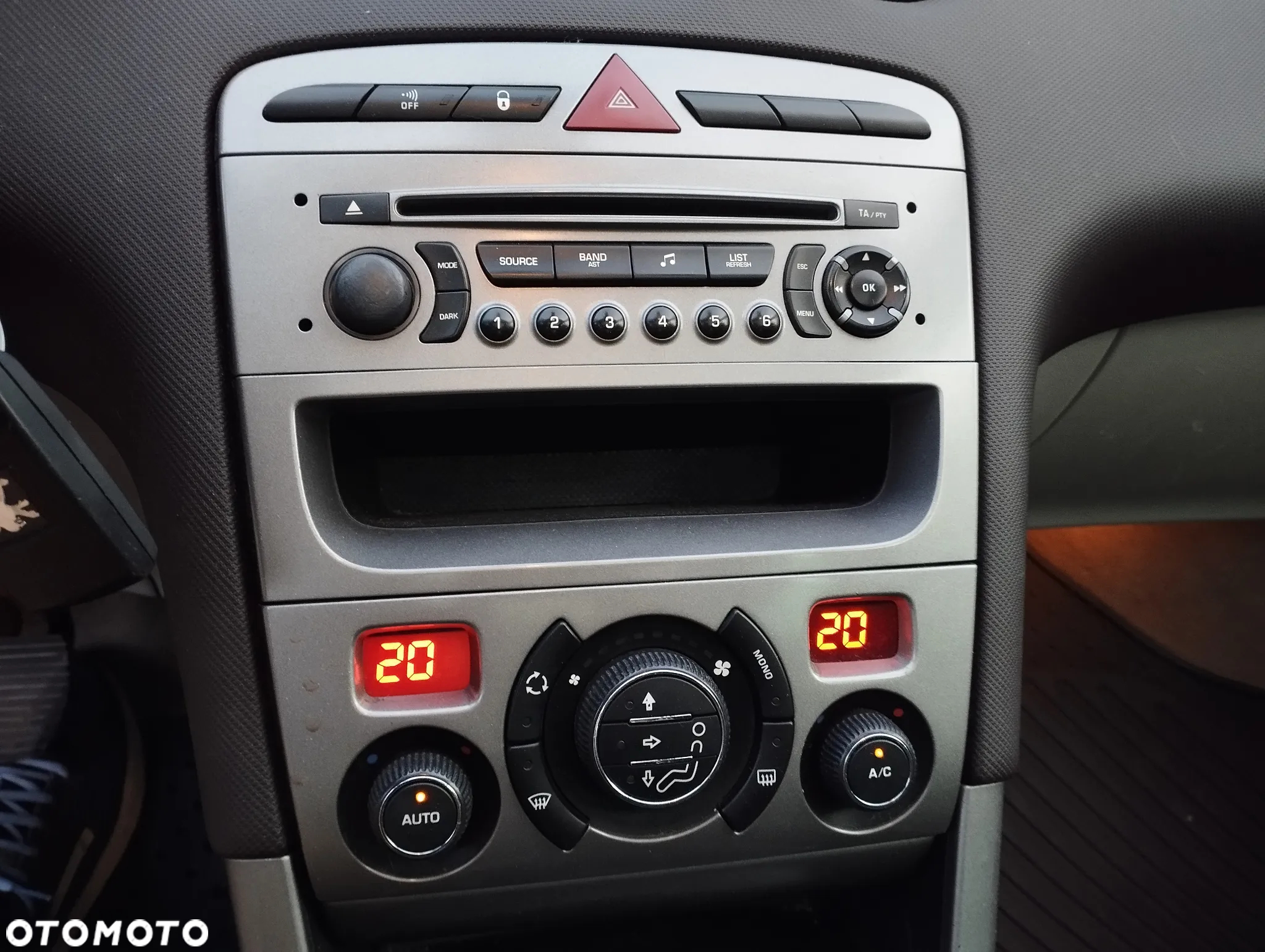 Peugeot 308 1.6 Premium Plus - 13