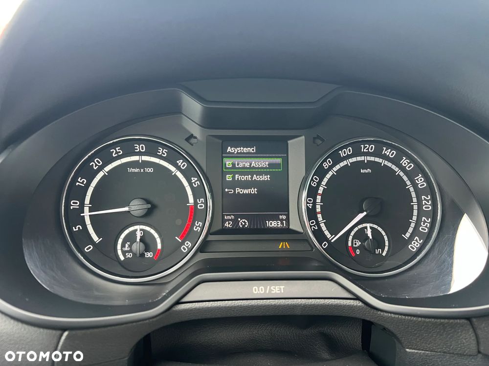 Skoda Octavia 2.0 TDI RS DSG - 32