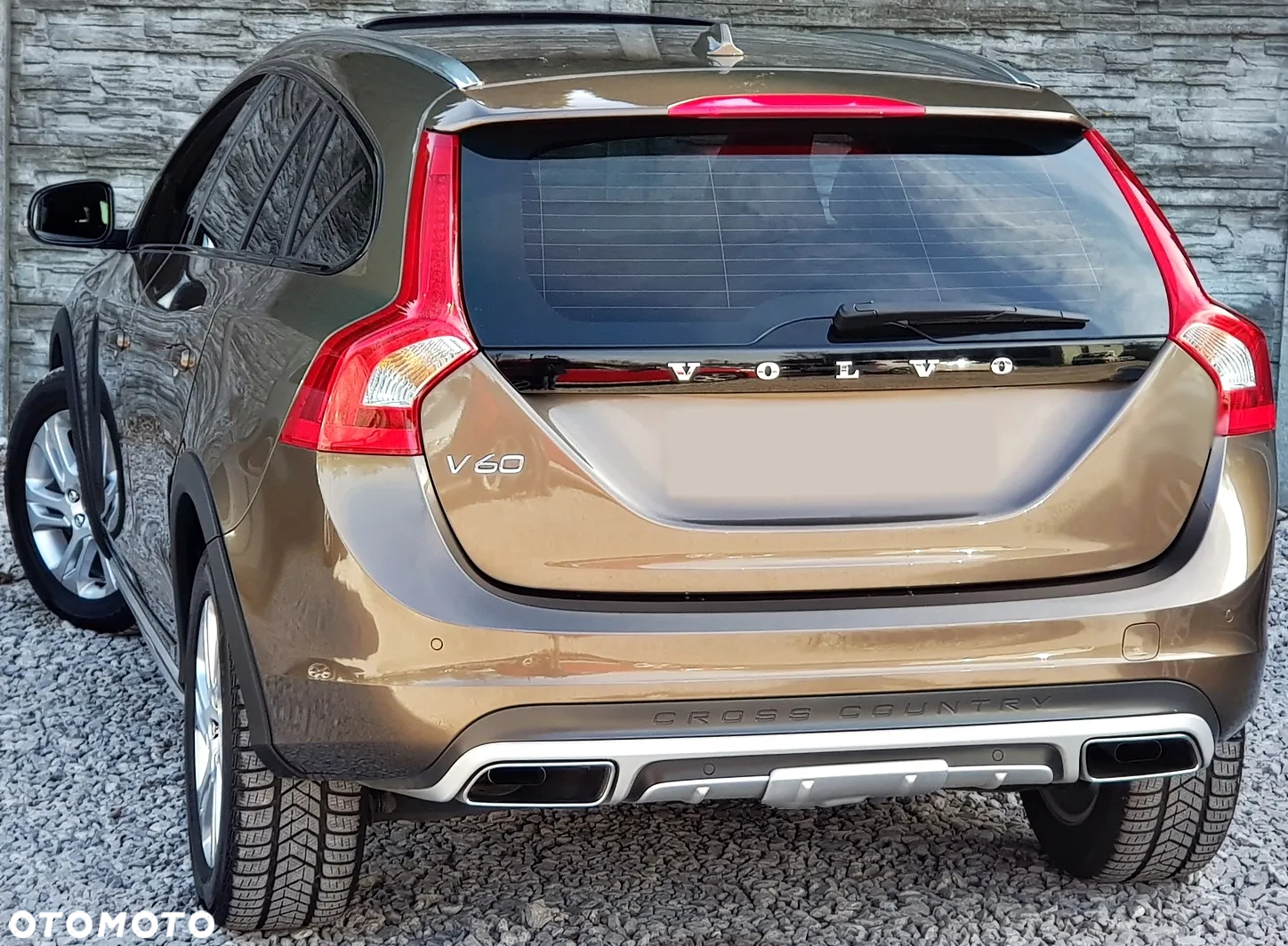 Volvo V60 Cross Country - 8