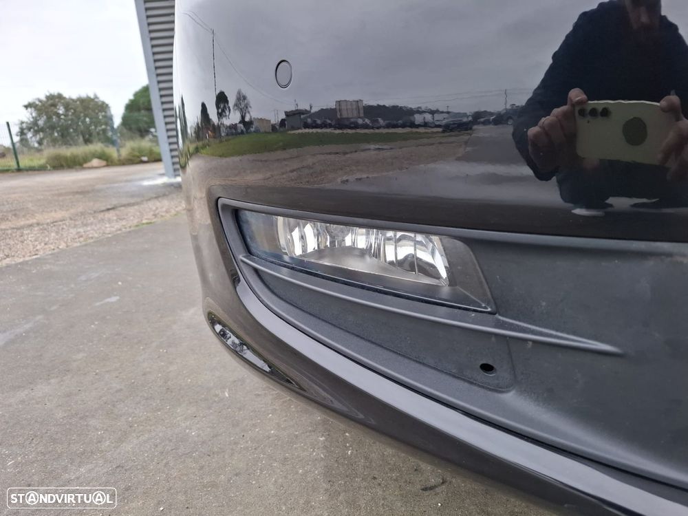 VW Sharan 2.0 TDI Confortline - 11